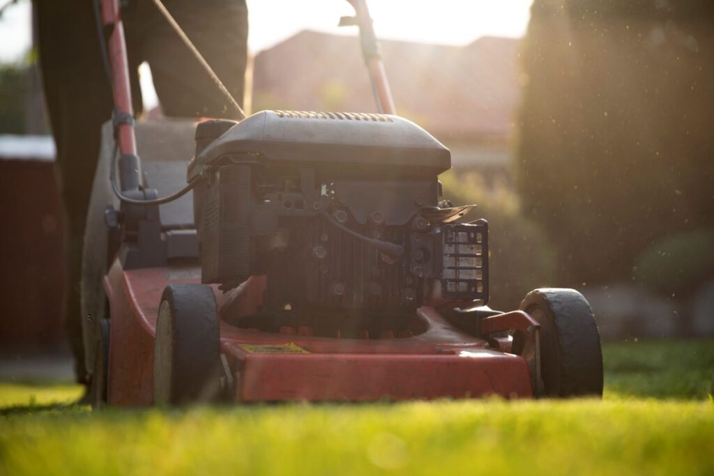 How Mower Blade Speed Affects Turf Recovery in Atlanta’s Warm-Season Grass